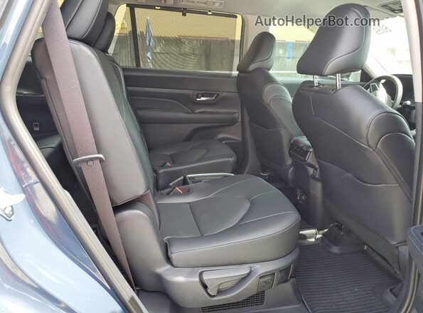 5TDABAA51TS005501 2026 TOYOTA GRAND Blue Widok wnętrza z tyłu
