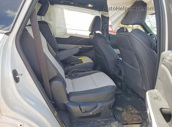 5TDABAB64TS020243 2026 LEXUS TX White Rear seats view
