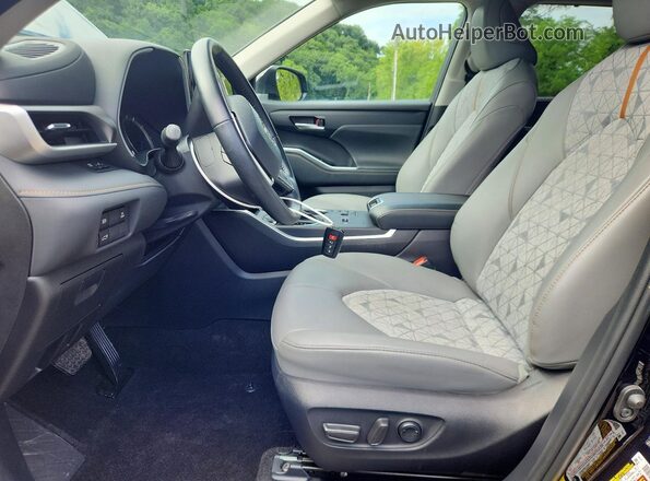 5TDABRCH7PS594341 2023 TOYOTA HIGHLANDER Black Front interior view