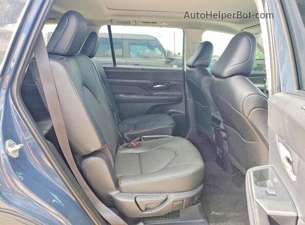 5TDACAB50SS062542 2025 TOYOTA GRAND Blue Rear interior view