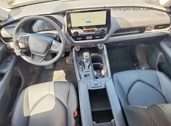 5TDACAB52TS099884 2026 TOYOTA GRAND Silver Widok deski rozdzielczej