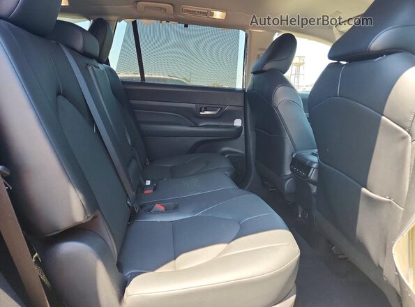5TDACAB53TS071608 2026 TOYOTA GRAND Black Rear interior view