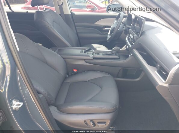 5TDACAB55TS098082 2026 TOYOTA GRAND HIGHLANDER HYBRID Gray Front interior view