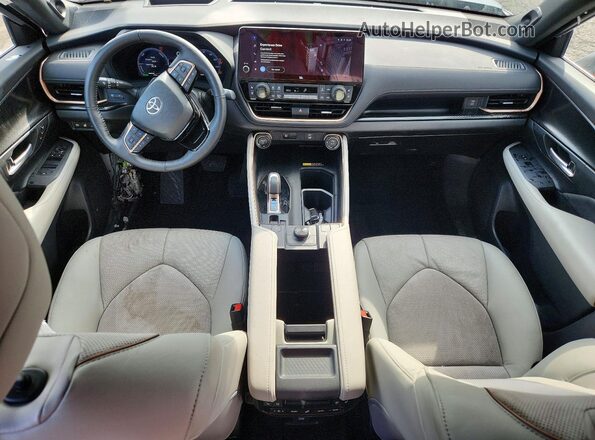 5TDADAB59TS026976 2026 TOYOTA GRAND Silver Vista del cuadro de instrumentos