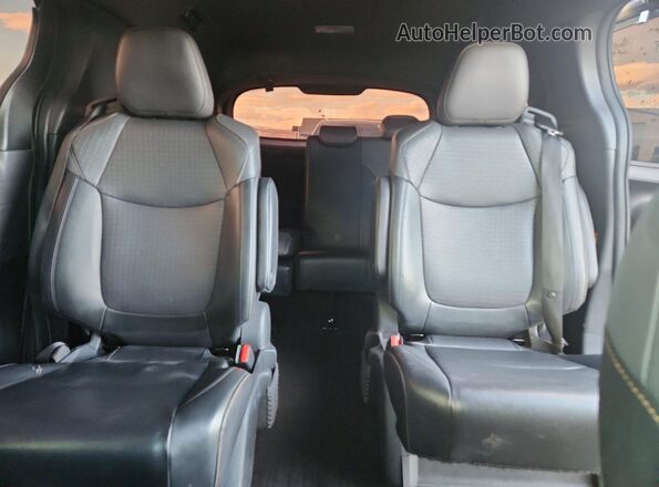 5TDASKFC0NS042393 2022 TOYOTA SIENNA Black Rear seats view