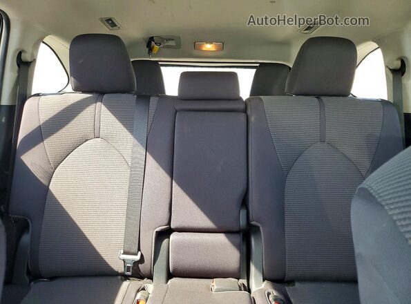 5TDBBRCH4MS531990 2021 TOYOTA HIGHLANDER Silver Вид задніх сидінь