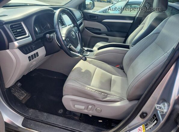 5TDBKRFH8GS326768 2016 TOYOTA HIGHLANDER Gray Вид салону спереду