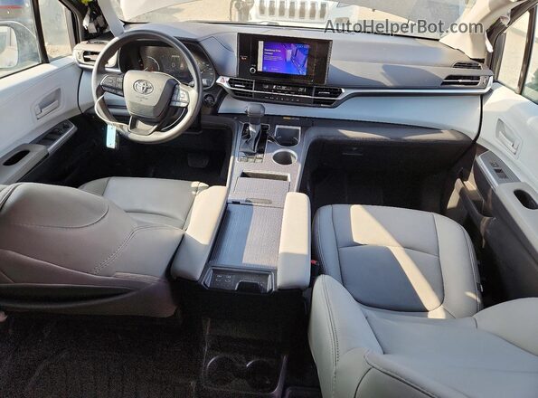 5TDBRKEC0SS247693 2025 TOYOTA SIENNA Gray Вид панелі приладів