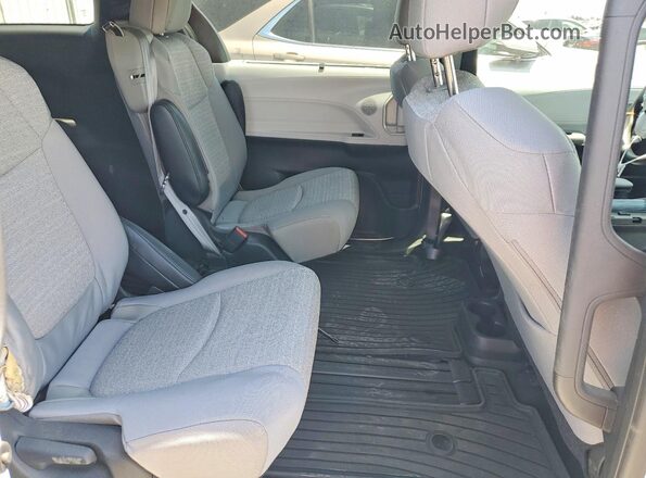 5TDBRKEC1SS253423 2025 TOYOTA SIENNA White Rear interior view