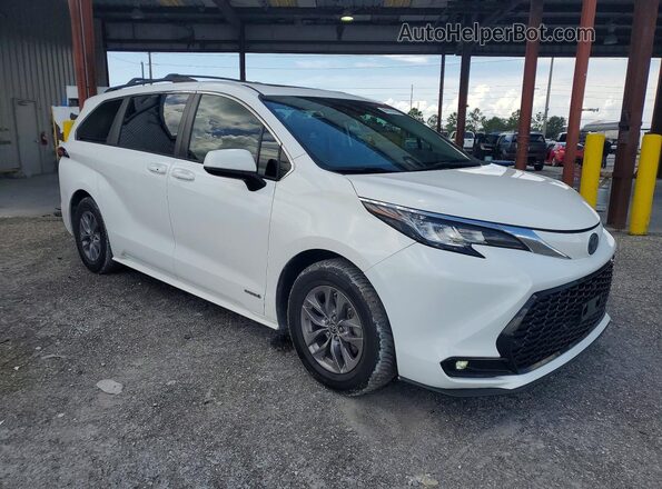 5TDBRKEC6MS028482 2021 TOYOTA SIENNA White Widok z przodu