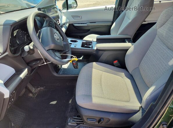 5TDBRKEC8SS240846 2025 TOYOTA SIENNA Green Front interior view