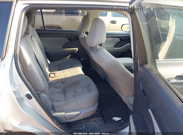 5TDBZRBH9MS559443 2021 TOYOTA HIGHLANDER Silver Widok naklejki z numerem VIN