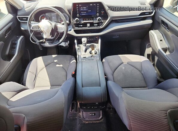 5TDBZRBHXLS015693 2020 TOYOTA HIGHLANDER Серебряный Вид панели приборов