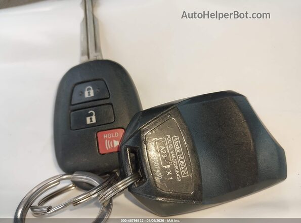 5TDBZRFH0HS378215 2017 TOYOTA HIGHLANDER Черный Вид панели приборов