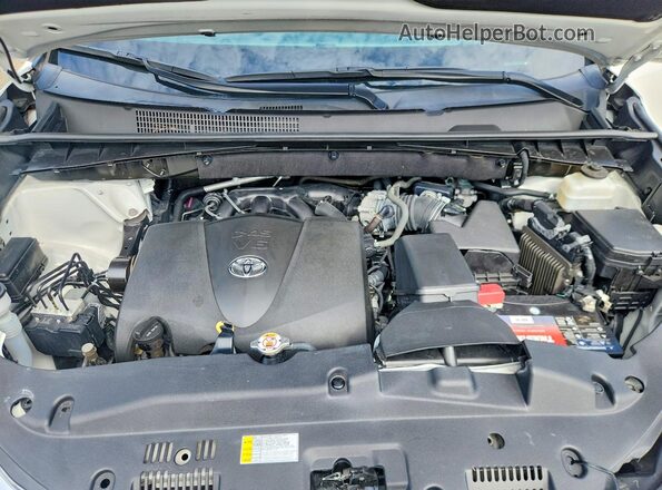 5TDBZRFH3KS729898 2019 TOYOTA HIGHLANDER White Engine compartment view