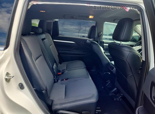5TDBZRFH3KS729898 2019 TOYOTA HIGHLANDER White Rear interior view