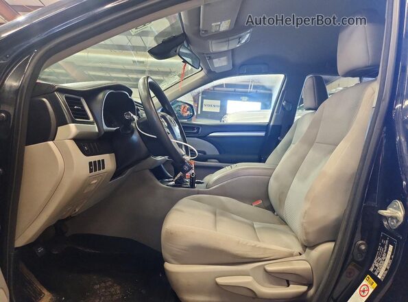 5TDBZRFH6JS808738 2018 TOYOTA HIGHLANDER Черный Вид салона спереди