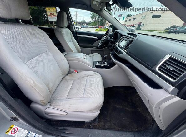5TDBZRFH7JS845989 2018 TOYOTA HIGHLANDER Серебряный Вид сзади