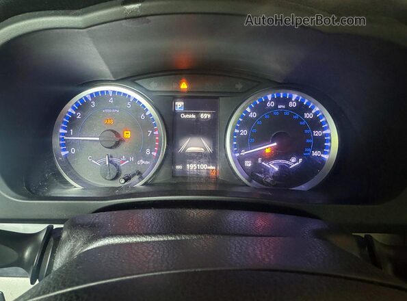 5TDBZRFH7JS845989 2018 TOYOTA HIGHLANDER Серебряный Вид щитка приборов