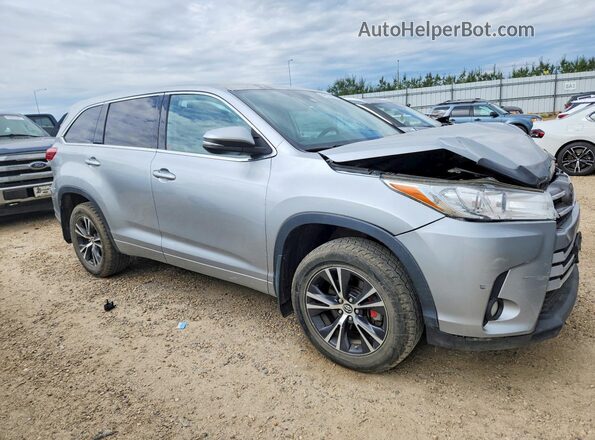 5TDBZRFH9JS834346 2018 TOYOTA HIGHLANDER Silver Przód prawy