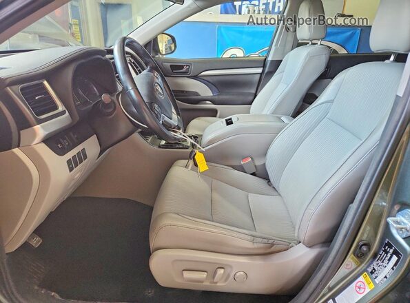 5TDBZRFHXHS384829 2017 TOYOTA HIGHLANDER Green წინა სალონის ხედი