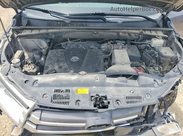 5TDBZRFHXJS867193 2018 TOYOTA HIGHLANDER Gray Vista interior trasera