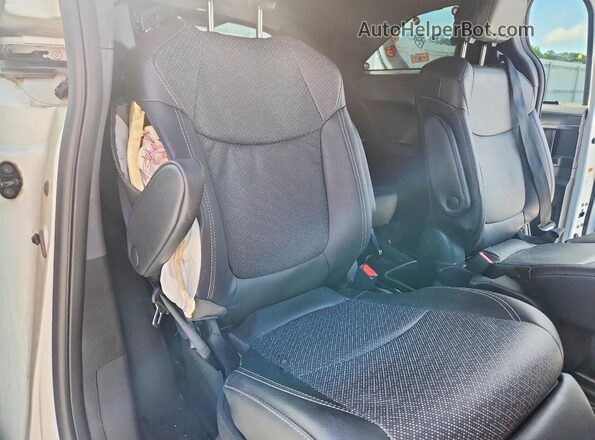 5TDCRKEC4PS154364 2023 TOYOTA SIENNA White Rear interior view
