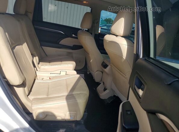 5TDDCRFH7GS016844 2016 TOYOTA HIGHLANDER Белый Вид задней части салона