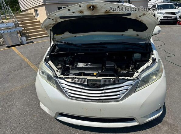 5TDDK3DC3GS131304 2016 TOYOTA SIENNA White Dashboard view