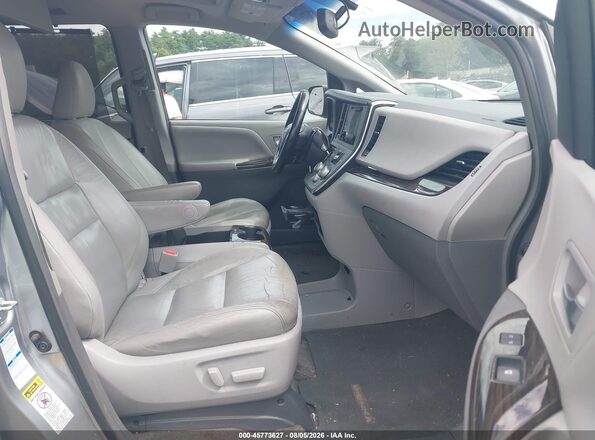 5TDDK3DC3GS135742 2016 TOYOTA SIENNA Silver Widok wnętrza z przodu