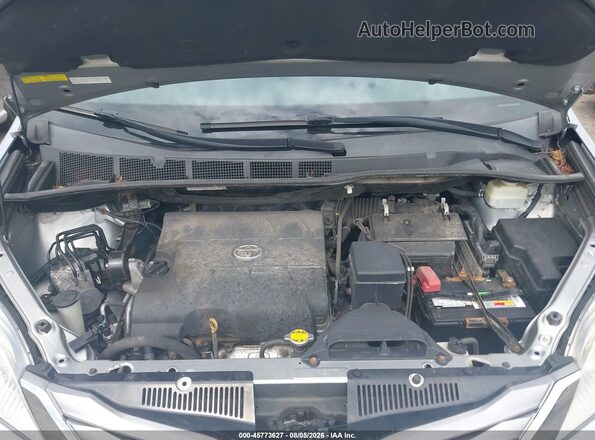 5TDDK3DC3GS135742 2016 TOYOTA SIENNA Silver Widok z tyłu