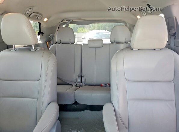 5TDDK3DC3GS140519 2016 TOYOTA SIENNA Silver Հետևի նստատեղերի տեսք