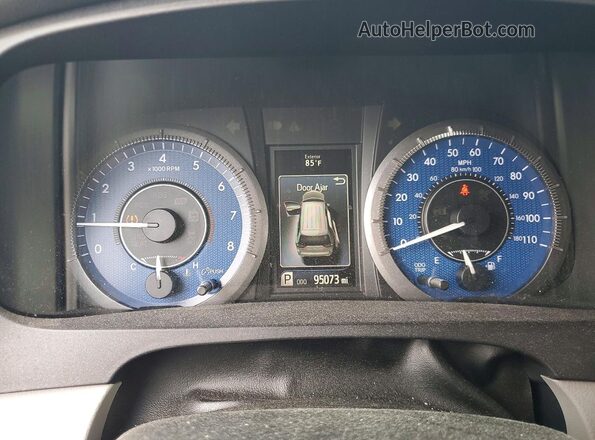 5TDDK3DC5GS139808 2016 TOYOTA SIENNA Black Սարքավորումների վահանակի տեսք