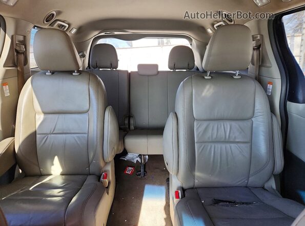 5TDDK3DC7GS136005 2016 TOYOTA SIENNA Black Հետևի նստատեղերի տեսք
