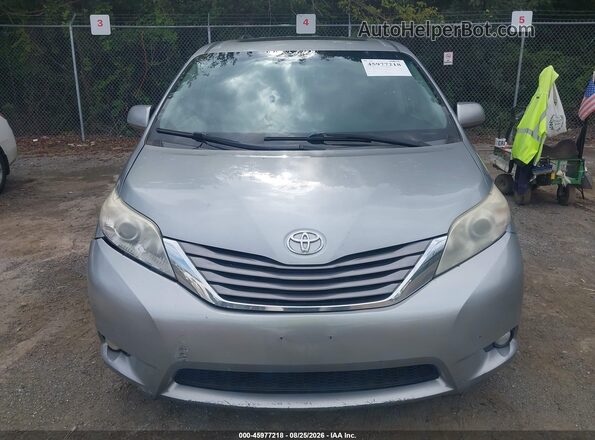 5TDDK3DC7GS140801 2016 TOYOTA SIENNA Silver ხელსაწყოთა პანელის ხედი