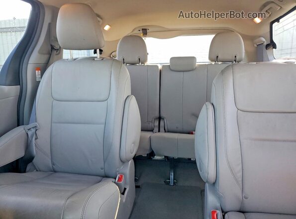 5TDDK3DC7GS142693 2016 TOYOTA SIENNA Gray Հետևի նստատեղերի տեսք