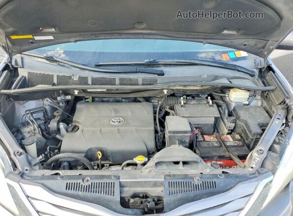 5TDDK3DC7GS144329 2016 TOYOTA SIENNA Gray Vista del compartimento del motor
