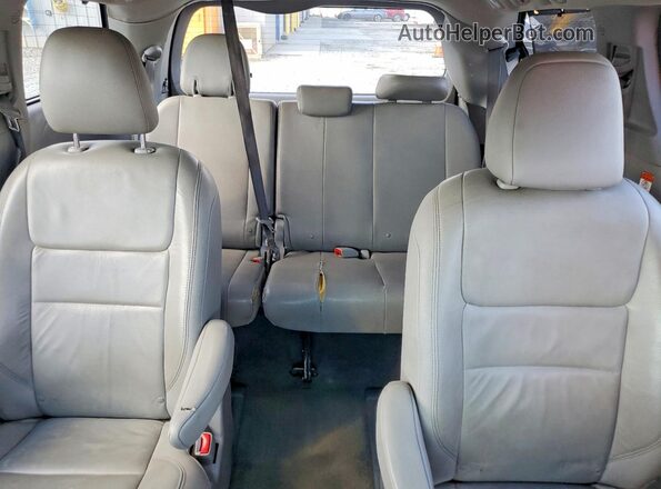 5TDDK3DC7GS144329 2016 TOYOTA SIENNA Gray Vista de los asientos traseros