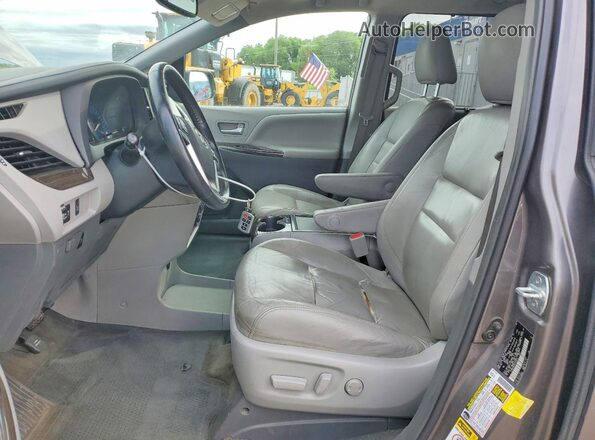 5TDDK3DC8GS142816 2016 TOYOTA SIENNA Gray Widok wnętrza z przodu