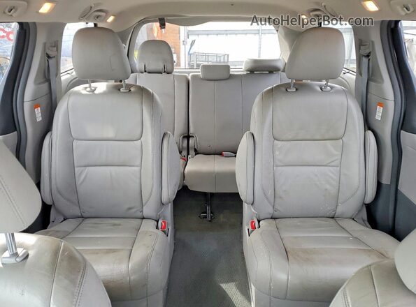 5TDDK3DC8GS142816 2016 TOYOTA SIENNA Gray Widok tylnych siedzeń