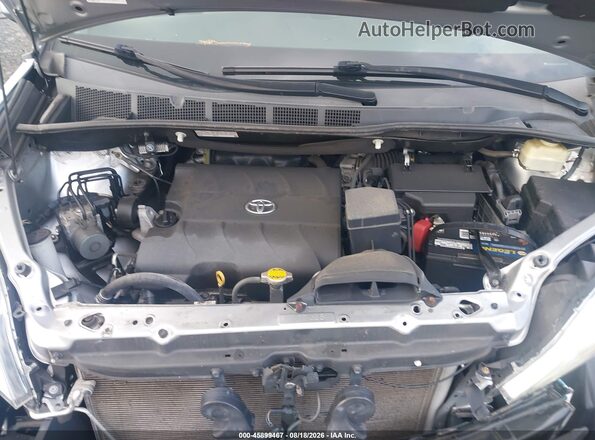 5TDDK3DCXGS136712 2016 TOYOTA SIENNA Silver Հետևի տեսք