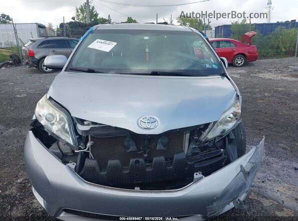 5TDDK3DCXGS136712 2016 TOYOTA SIENNA Silver Սարքավորումների վահանակի տեսք