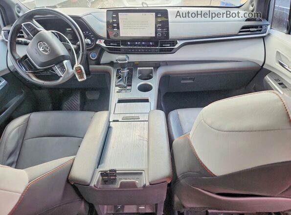 5TDDSKFC9PS074923 2023 TOYOTA SIENNA Silver Dashboard view
