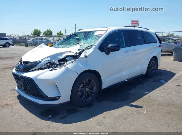 5TDDSKFC9RS134637 2024 TOYOTA SIENNA White Vista tres cuartos delantera izquierda
