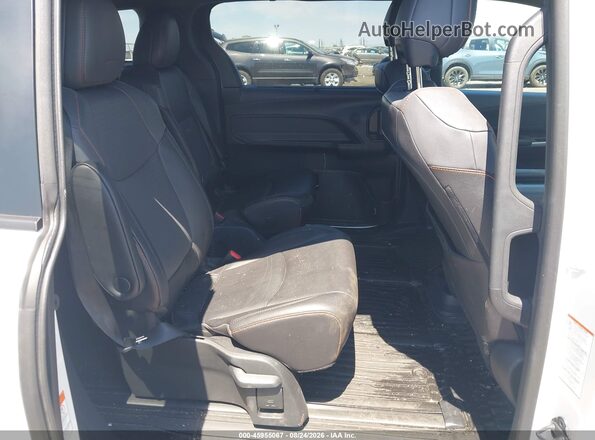 5TDDSKFC9RS134637 2024 TOYOTA SIENNA White Vista de la etiqueta del VIN