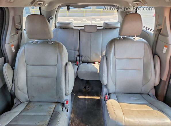 5TDDZ3DC1JS198843 2018 TOYOTA SIENNA Black Հետևի նստատեղերի տեսք