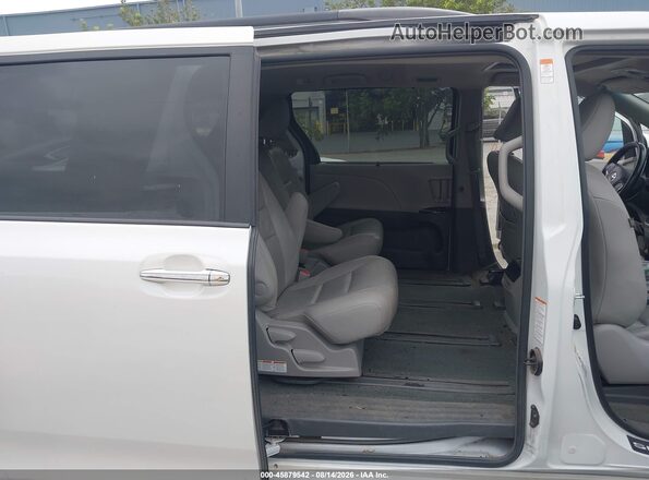 5TDDZ3DC2HS169961 2017 TOYOTA SIENNA White Вид наклейки з VIN-кодом