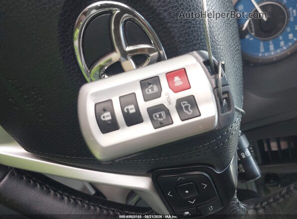 5TDDZ3DC3HS178412 2017 TOYOTA SIENNA Black Dashboard view