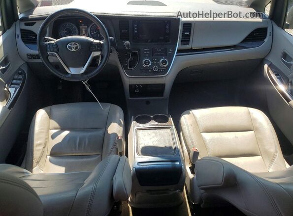 5TDDZ3DC3HS180595 2017 TOYOTA SIENNA Белый Вид панели приборов
