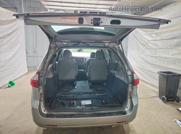 5TDDZ3DC3LS241453 2020 TOYOTA SIENNA Gray Հետևի տեսք